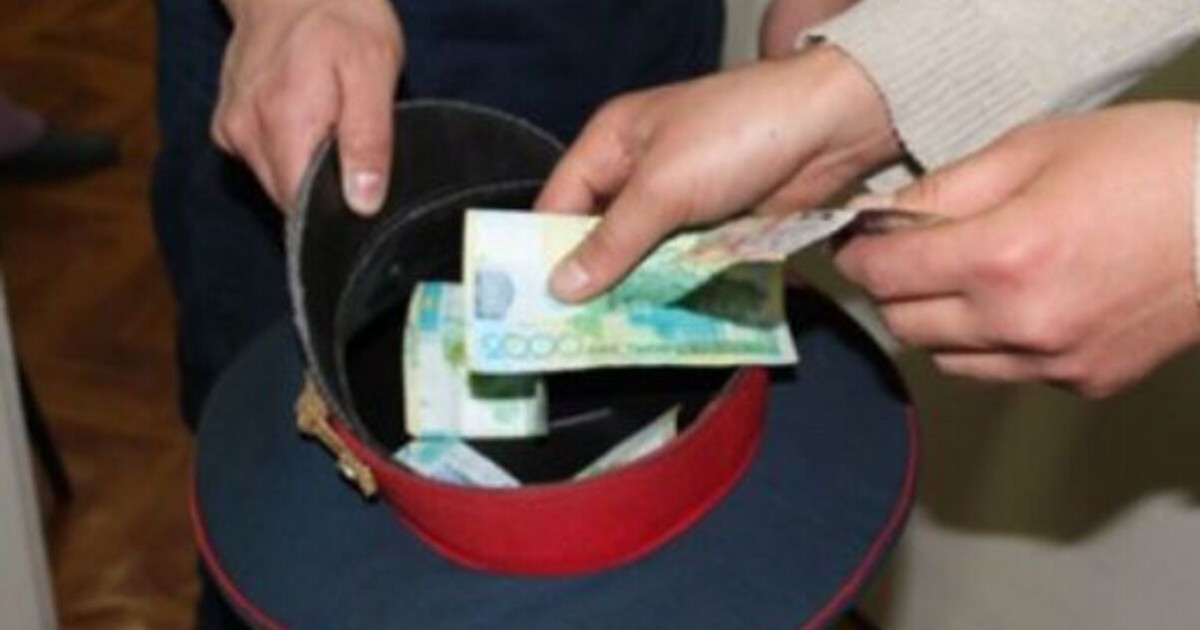 Бір жыл бойы пара алған шымкенттік майор ұсталды