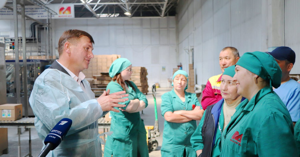 Депутаттар СҚО-да кәсіпорын қызметкерлерімен кездесті