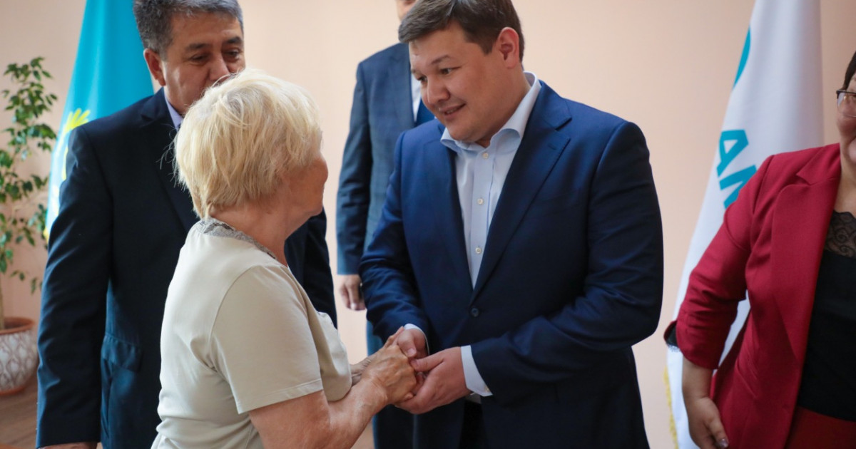 Референдум: «АМANAT» партиясы Қонаев қаласының тұрғындарымен кездесті