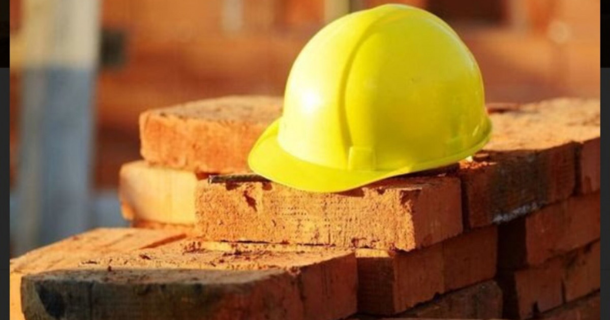 Басына кірпіш құлаған зауыт жұмысшысы қайтыс болды