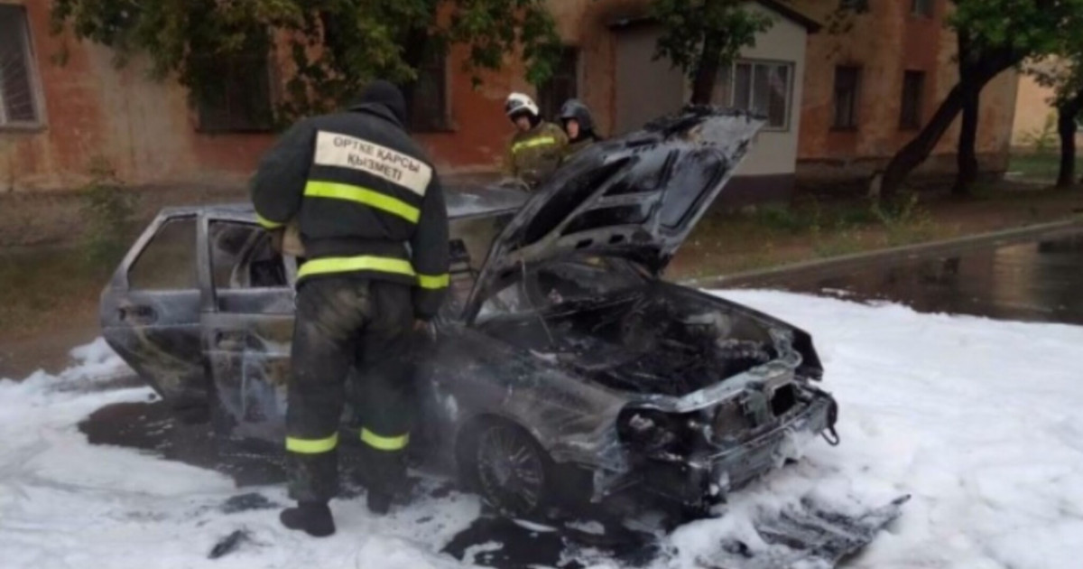 Павлодарда автомобиль жанып кетті