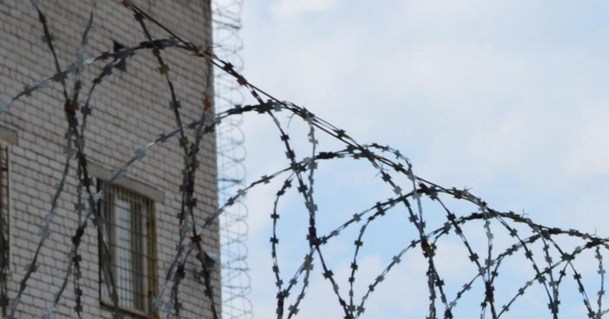 Дәмханада үш адамды пышақтаған күдікті өз-өзіне қол салды