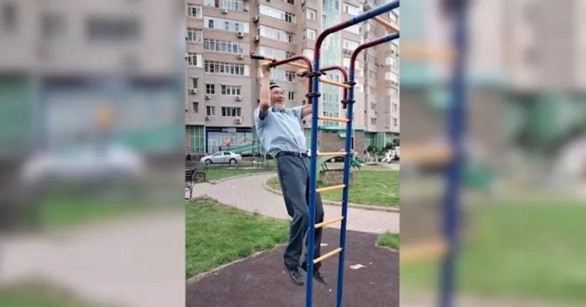 Қимылы ширақ қария турникке тартылып, көпшілікті таңғалдырды (ВИДЕО)