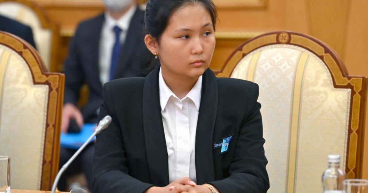 Бибісара Асаубаева Тоқаевтан қандай сыйлық алғанын көрсетті