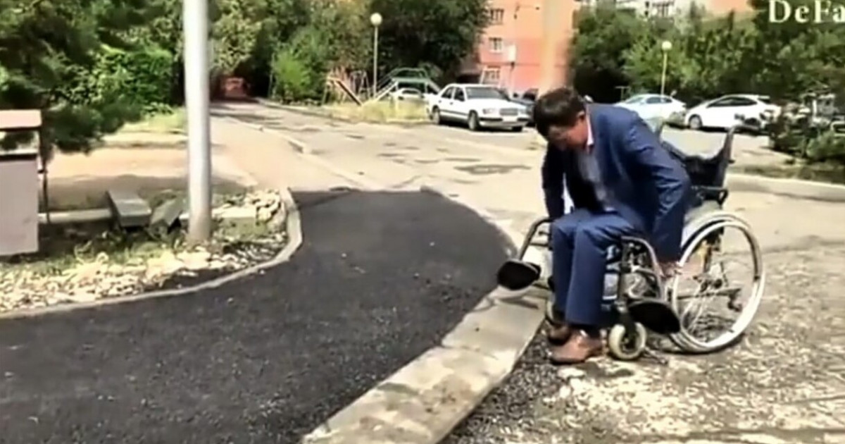 Талдықорған әкімі мүгедектер арбасына отырып, өзге әкімдерге үлгі көрсетті (ВИДЕО)