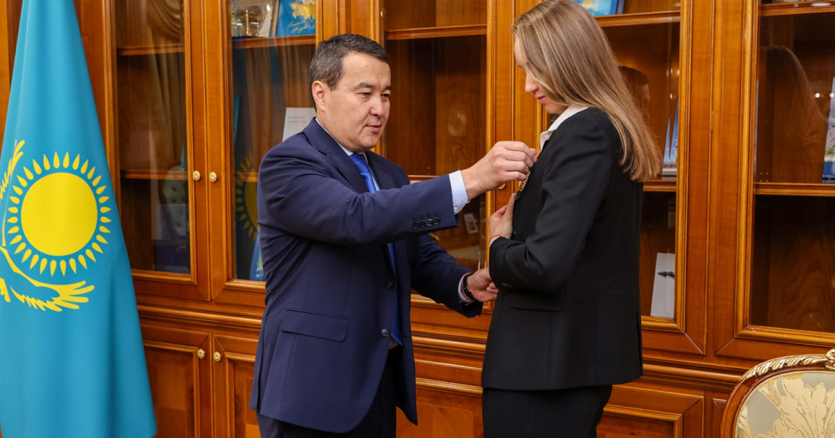 Премьер-министрмен кездескен Елена Рыбакина қаражатын қайырымдылыққа жұмсайтынын айтты