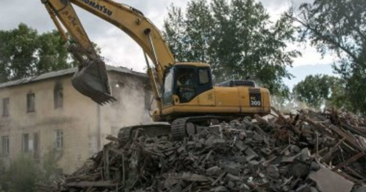 Алматыда заңсыз салынған тұрғын үйді сүру жұмыстары басталды