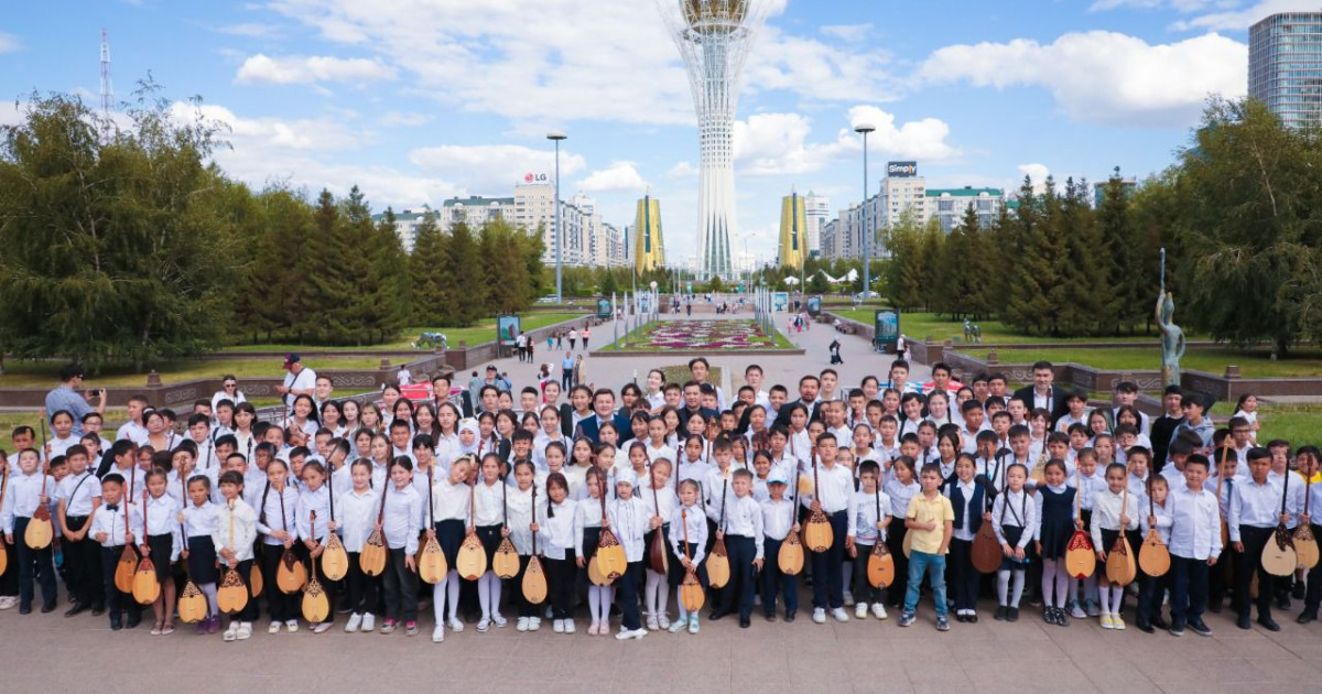 «AMANAT»: 2500-ден астам домбырашы қазақтың танымал күйлерін орындады