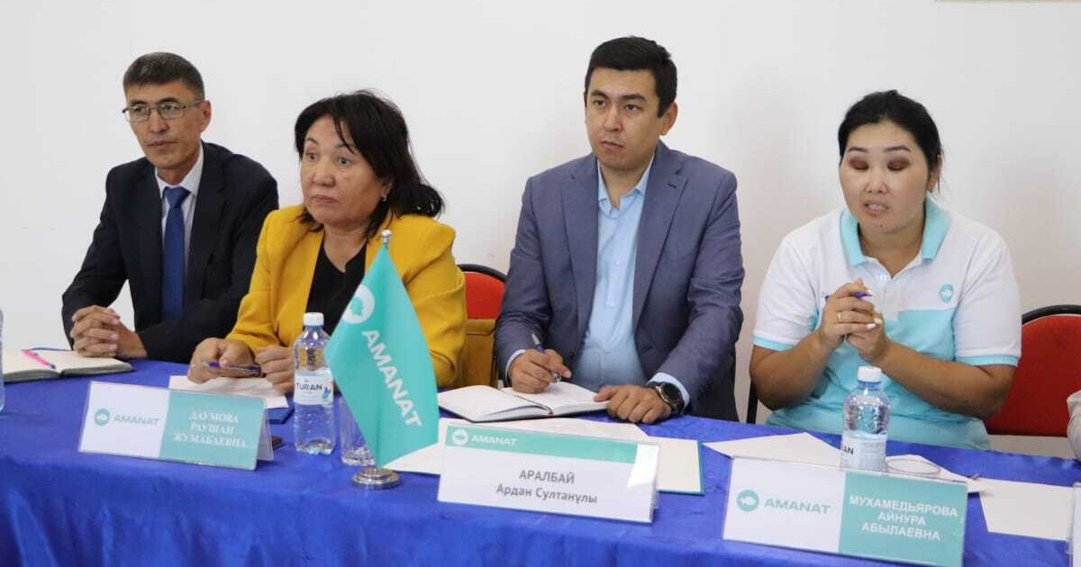 AMANAT партиясының мүшелері Павлодар және Түркістан облыстарына барды
