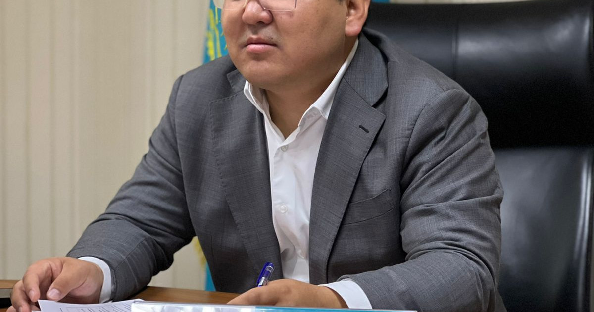 «AMANAT» партиясының хатшысы Дәулет Кәрібек азаматтарды қабылдады
