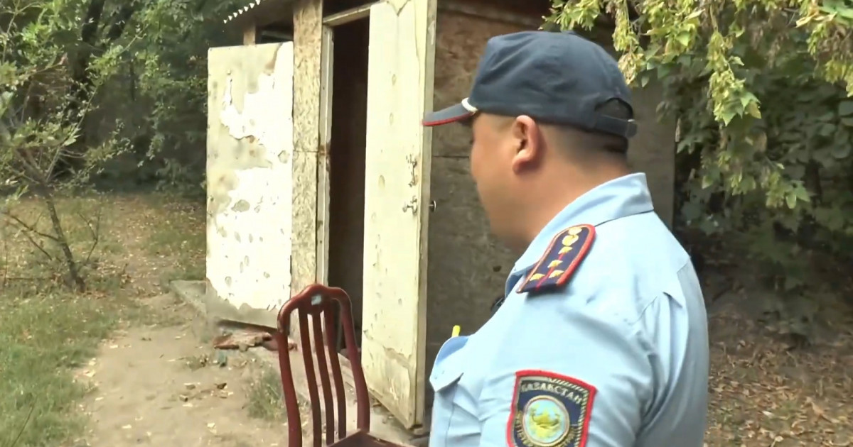 Полицейлер аман алып қалған шақалақ жансақтау бөлімінде жатыр