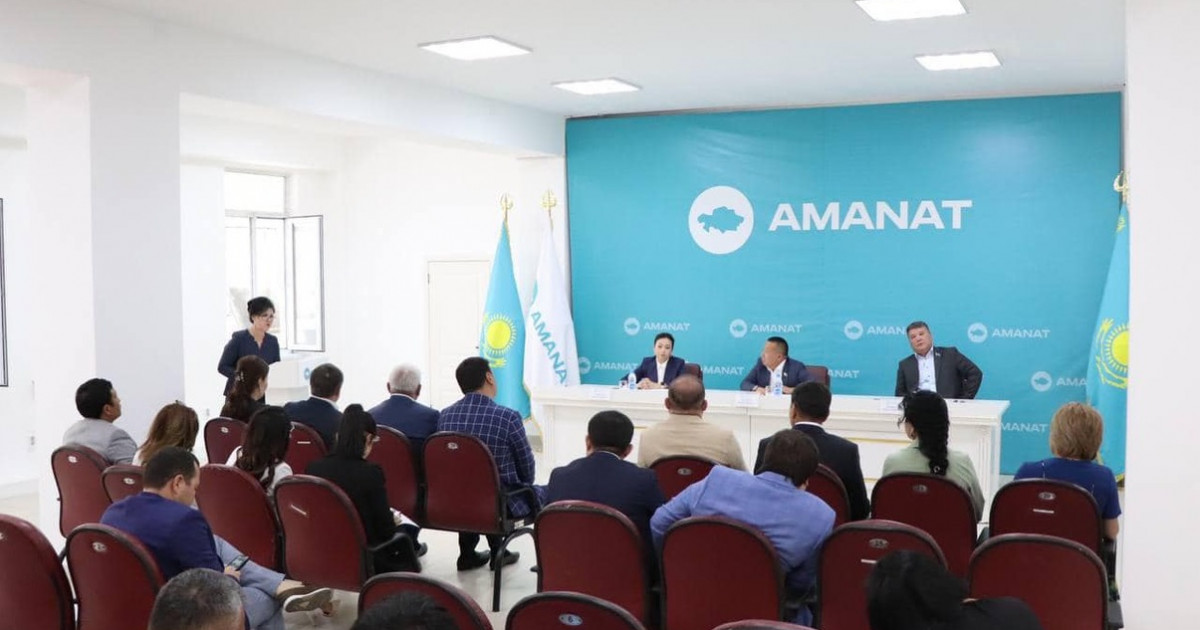 Шымкентте депутаттық фракция мәжілісі өтті