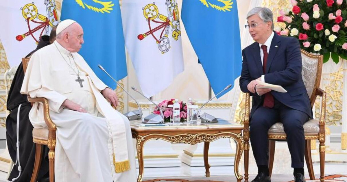 Қазақстан Президенті мен Рим Папасы екіжақты кездесу өткізді