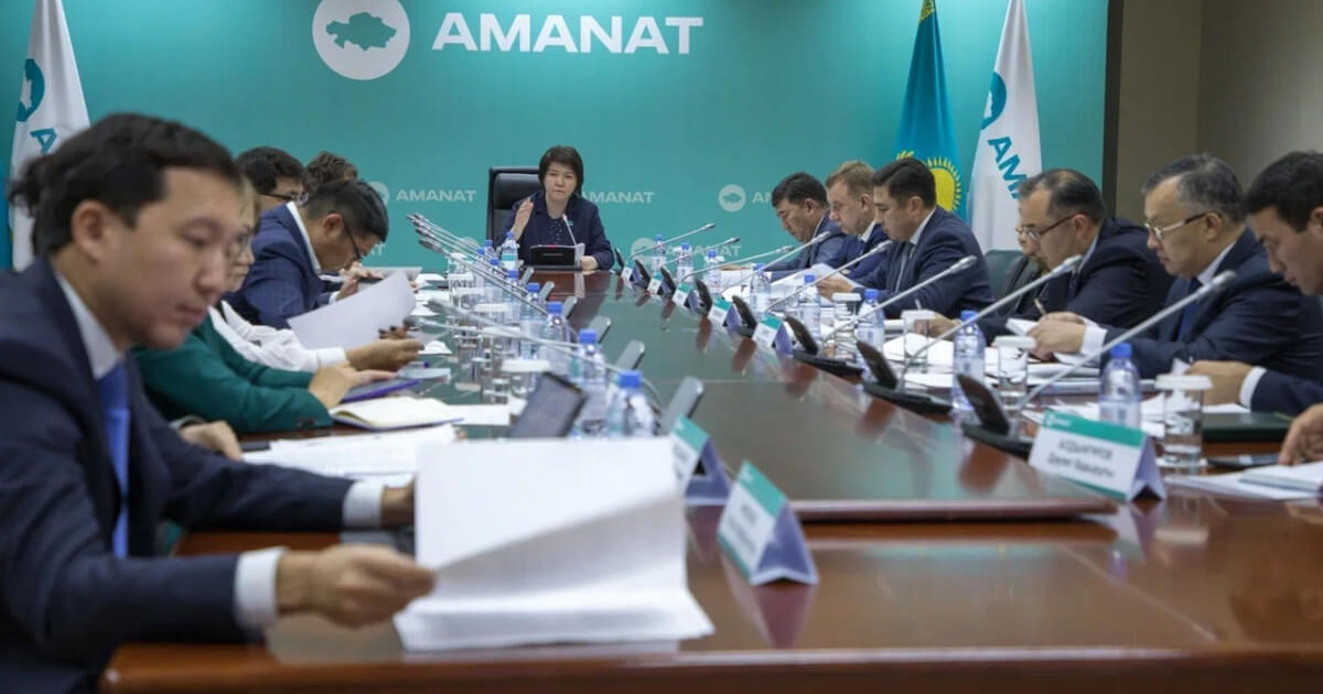 «AMANAT»  партиясында медициналық ұйымдарды қаржыландыру мәселесі талқыланды