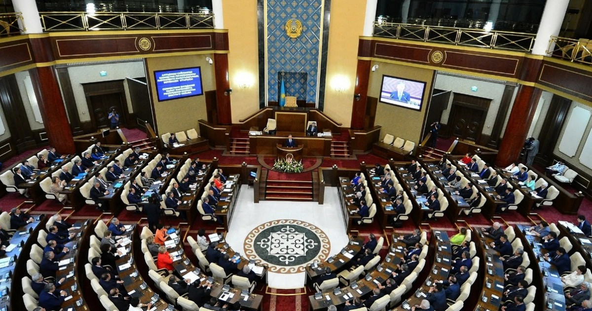 Парламент палаталарының бірлескен отырысы басталды