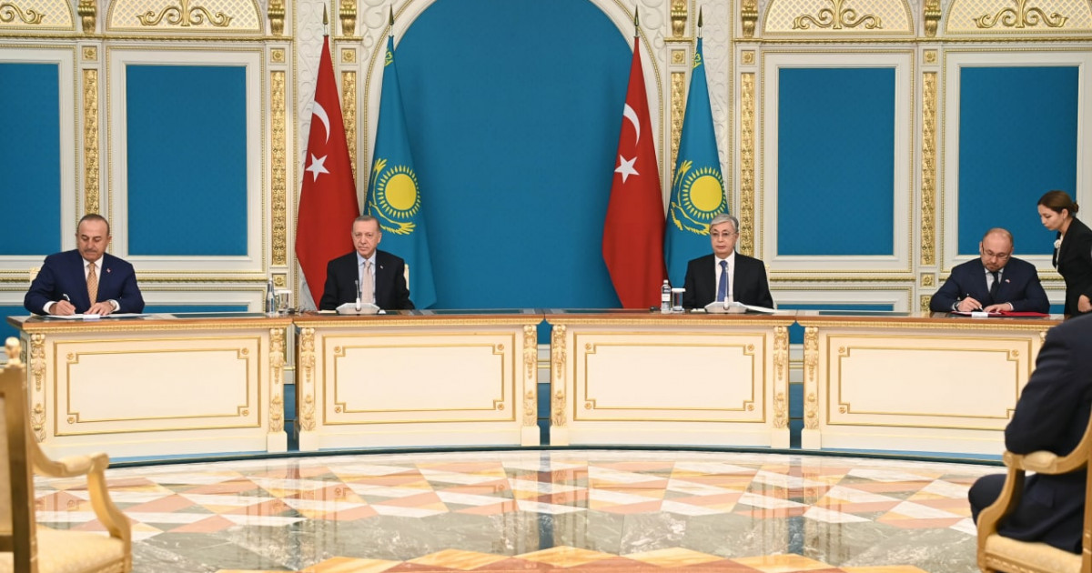 Қазақстан мен Түркия басшылары 6 құжатқа қол қойды