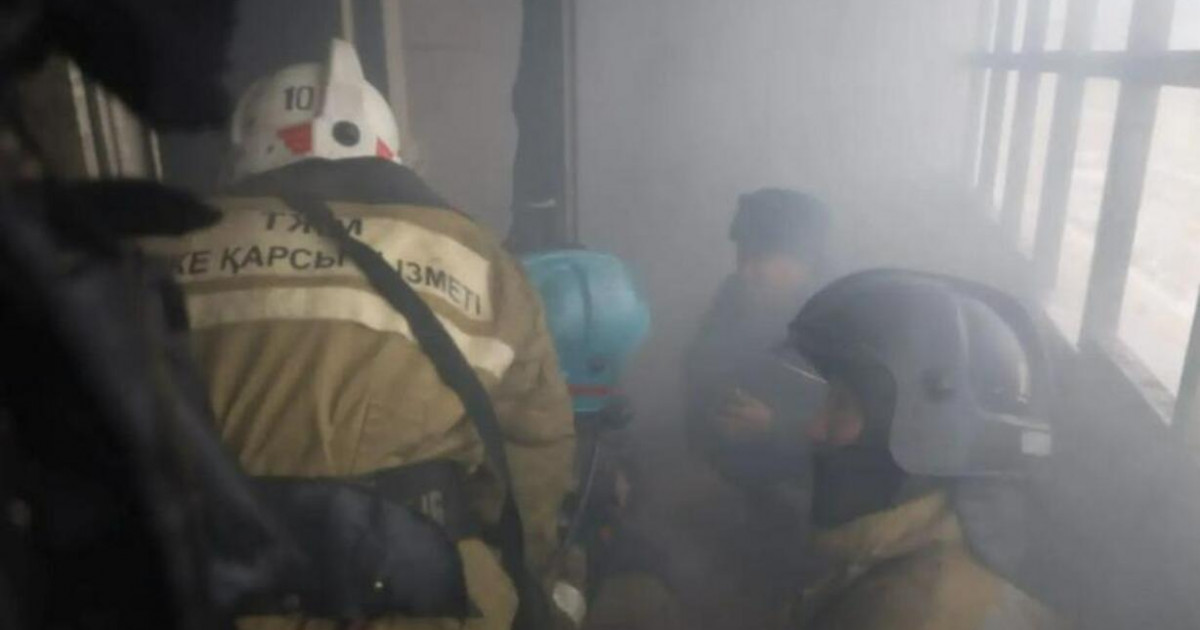 Тоқаев өрт сөндірушілерді марапаттау туралы Жарлыққа қол қойды