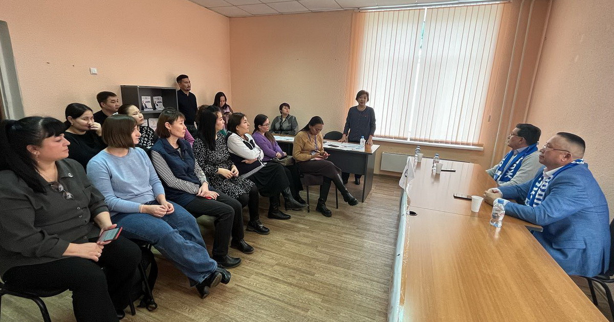Үкімет халық мүддесін бірінші орынға қоюы қажет – Нұрлан Әуесбаев
