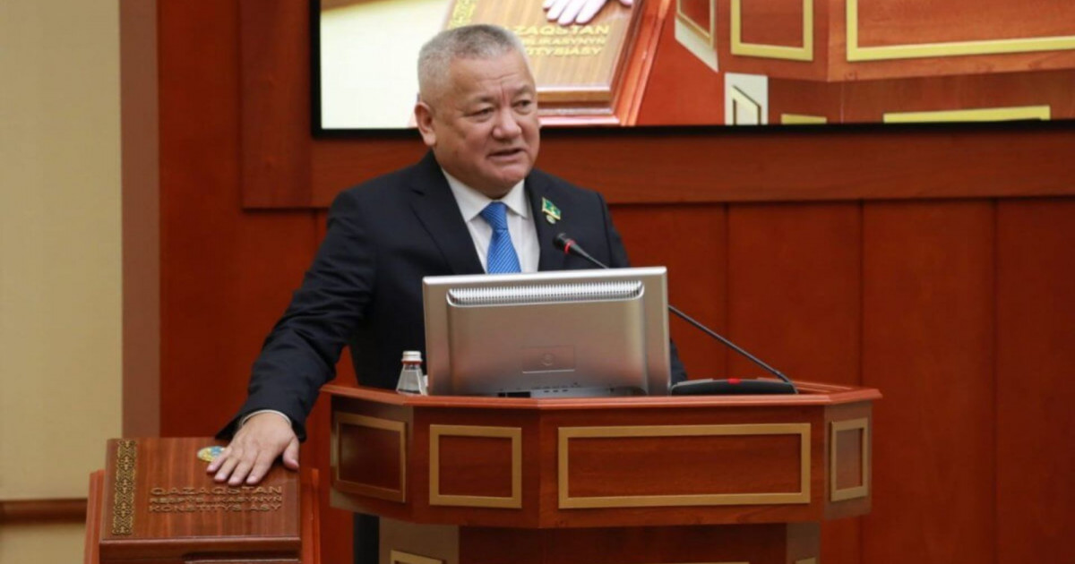 Мәжілісте жаңа депутат ант берді
