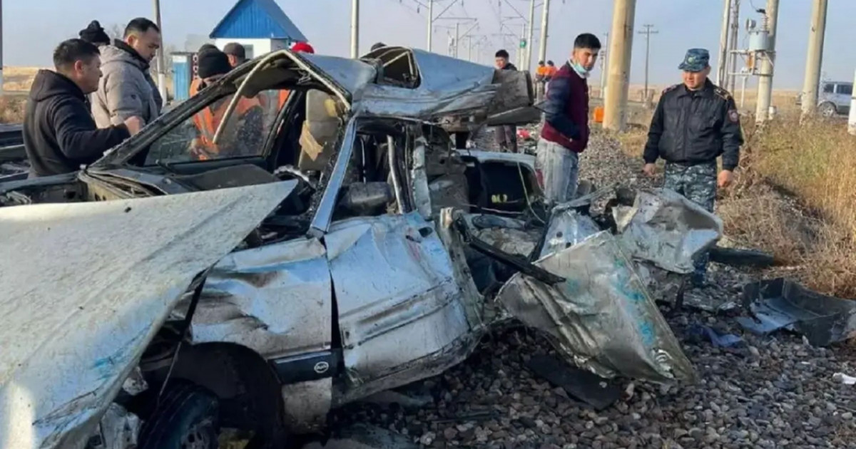 Автокөлік пен пойыз соқтығысып, 6 адам қаза тапты