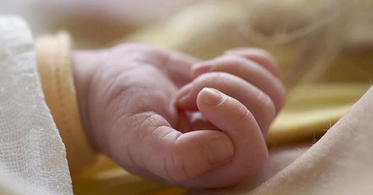 Батыс Қазақстанда дәрігерлердің салғырттығынан нәрестенің қолы кесілді