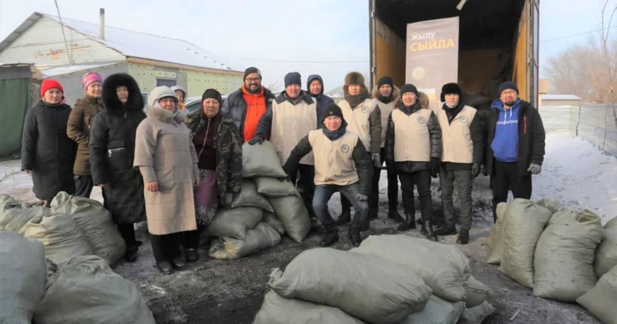 Мүмкіндігі шектеулі жандардың отбасына көмір таратылды (ФОТО)