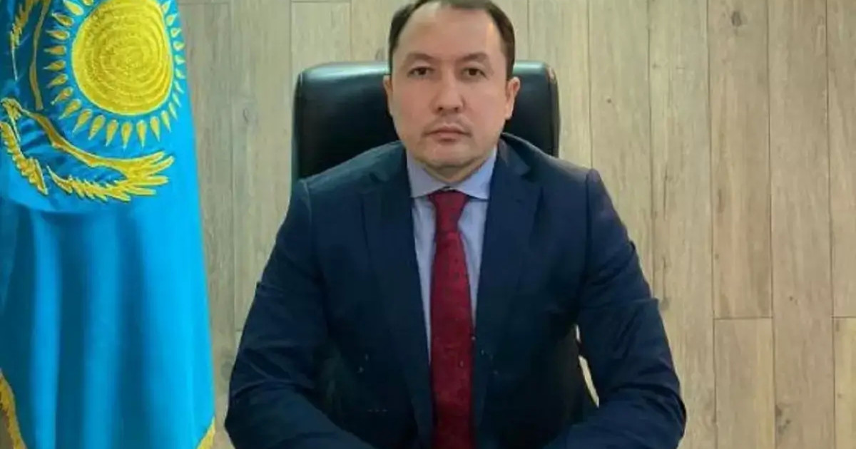 Сотта ақталып шыққан шенеунік мемлекеттен 100 млн теңге сұрады