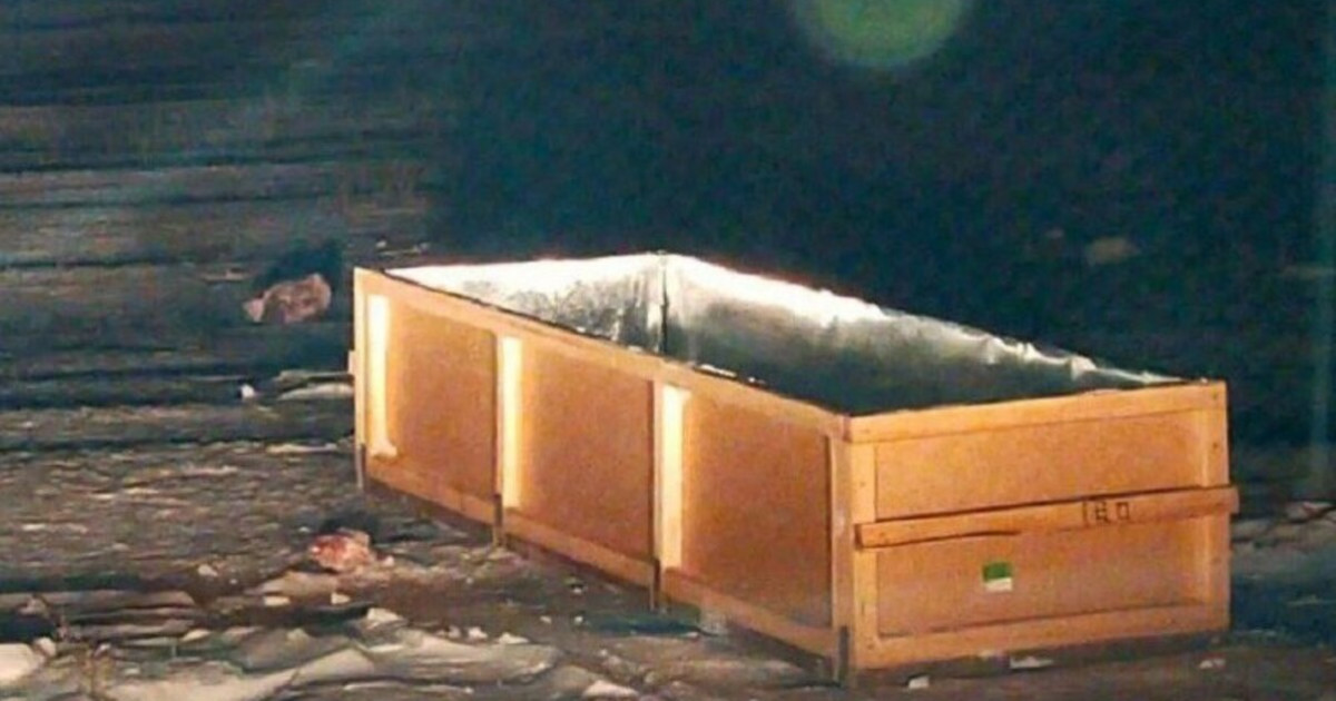 Абай облысының әуежай маңынан мәйітті тасыған табыт табылды