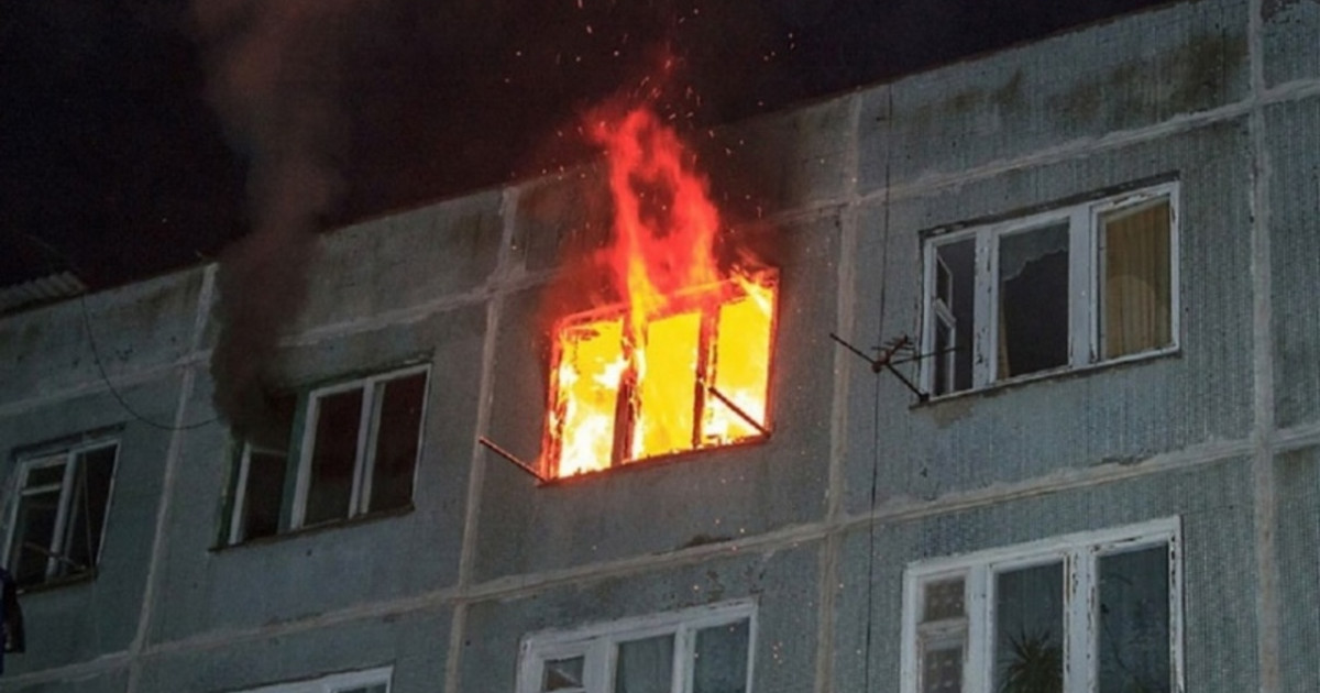 Алматыда өртенген көпқабатты үйден 10 адам құтқарылды