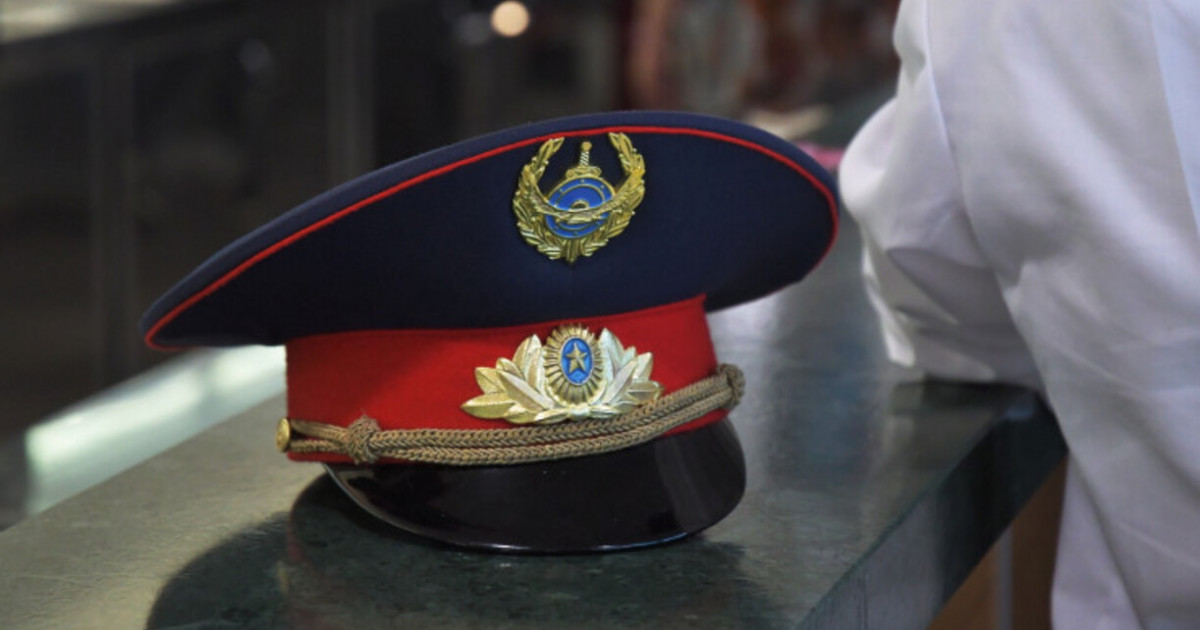 Алматыда саудагерлерден ақша жинап отырған полицейлер сотталды