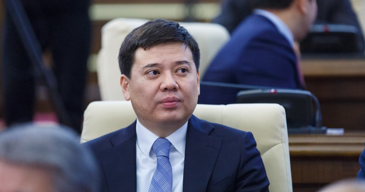 Премьер-министрдің кеңесшісі қызметінен кетті