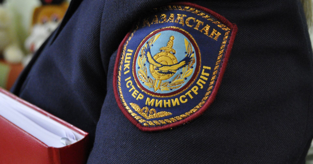 Полицейлер ішімдік ішкендерге қару қолданған