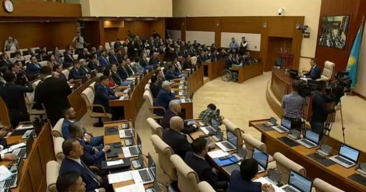 VIII сайланған Мәжіліс депутаттары ант берді