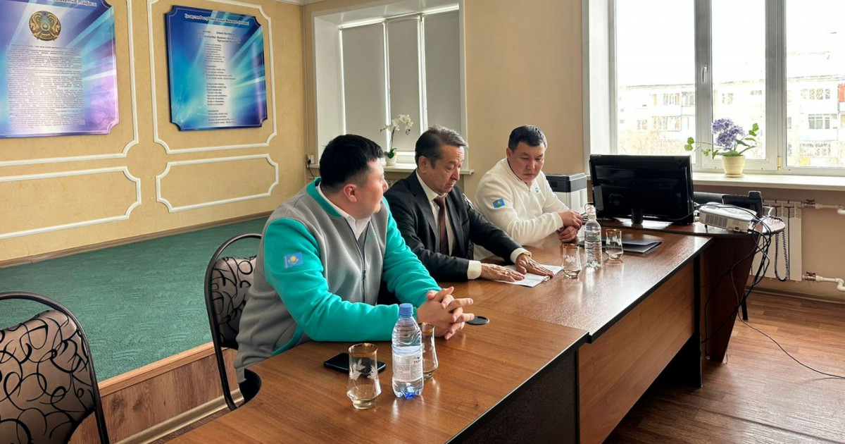 Кандидаттар Петропавлдағы емхана қызметкерлерімен тұрғын үй мәселесін талқылады
