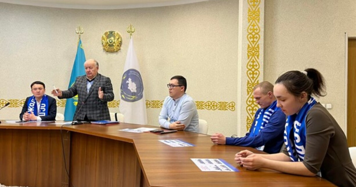 Көкшетауда ЖСДП партиясының өкілдері сайлаушылармен кездесті