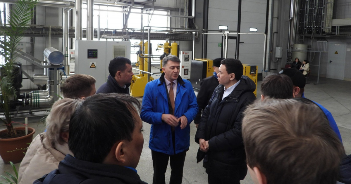 Ашимбеков жастарды жұмысқа орналастыруда артта қалып жатқан өңірді атады
