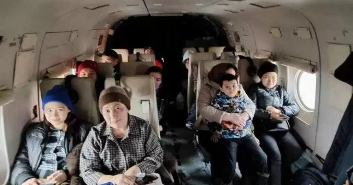 БҚО-да көлік қатынасы үзілген ауылдардан 11 жүкті әйел шығарылды