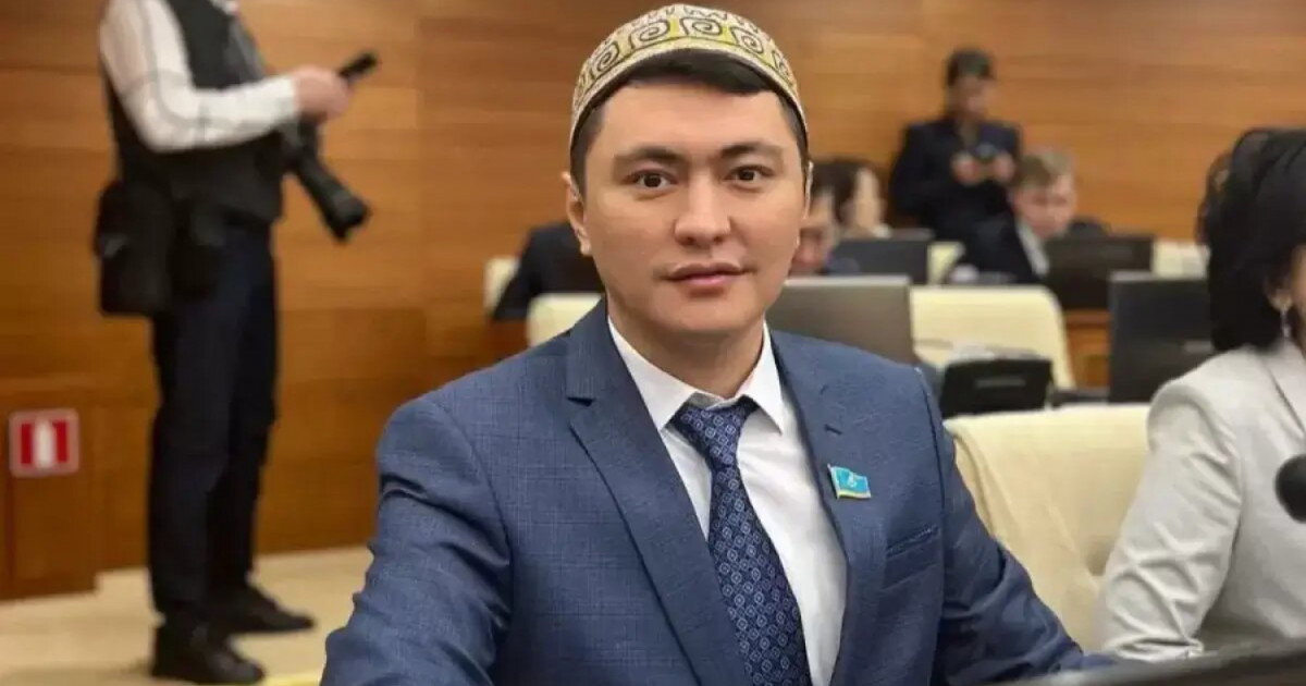 Дәулет Мұқаев қазіргі жалақысы қанша екенін айтты