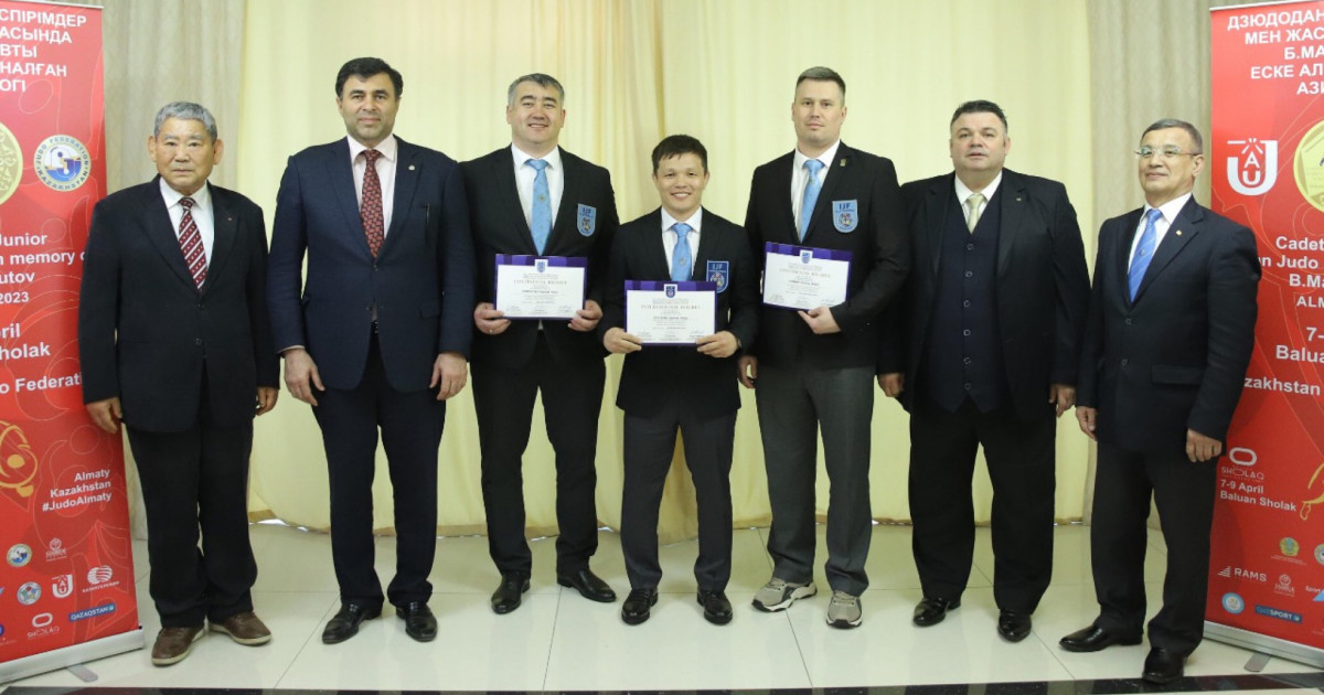 Асхат Жіткеев халықаралық дәрежедегі төреші атағын алды