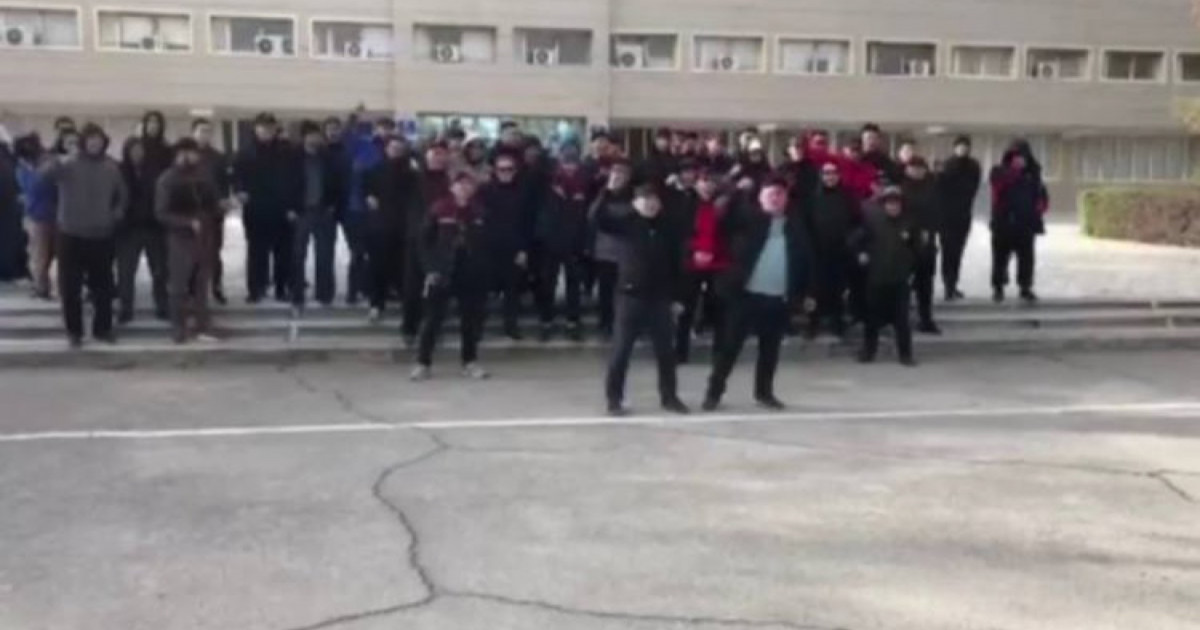 Астанада наразылық білдірген мұнайшылар Жаңаөзенге қайтты (ВИДЕО)