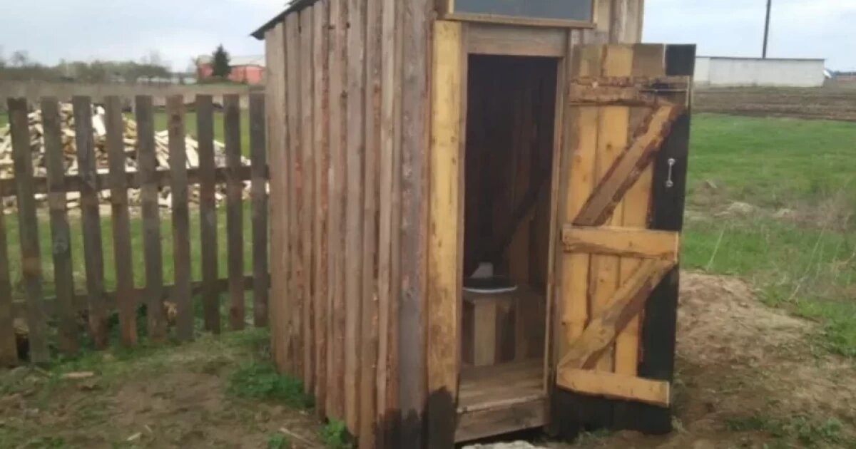 Дәретханаға түскен телефонды алмақ болған үш адам қаза тапты