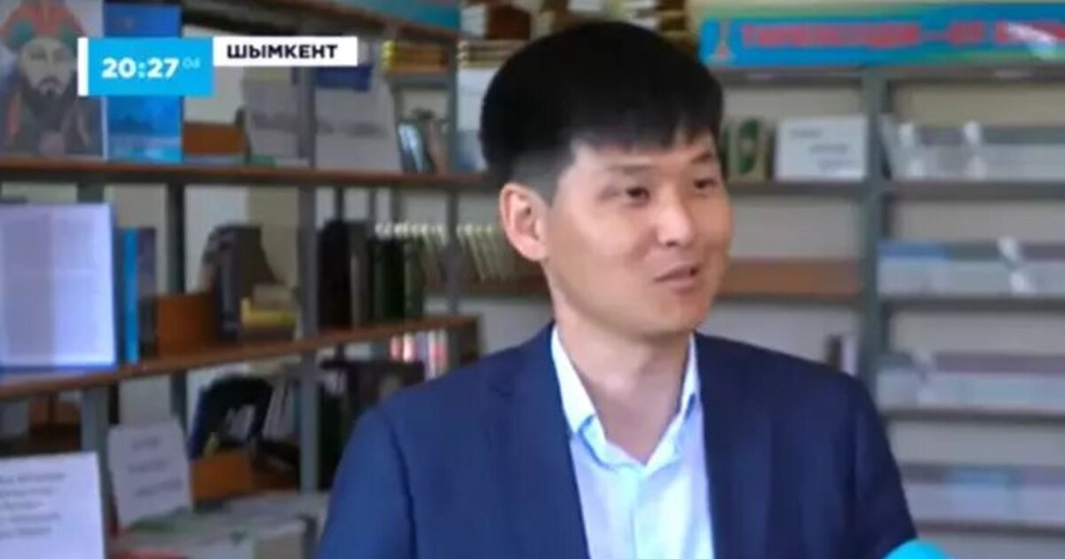 Кәріс жігіті ақын Абайдың өлеңдерін жатқа оқиды