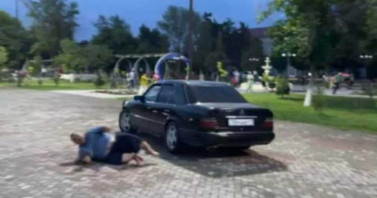 Депутатты көлікпен қасақана қаққан азамат қамалды (ВИДЕО)