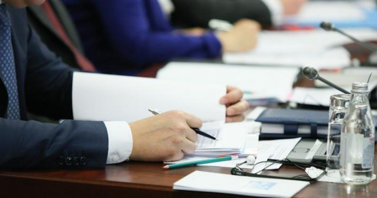 Министрлер мен әкімдерге қазақ тілін білу міндеттелуі мүмкін