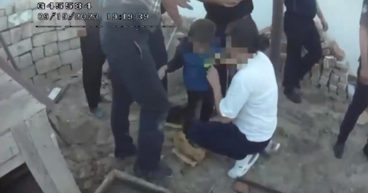 Атырау облысында 5 жастағы бала кәріз құдығына құлап кетті (ВИДЕО)