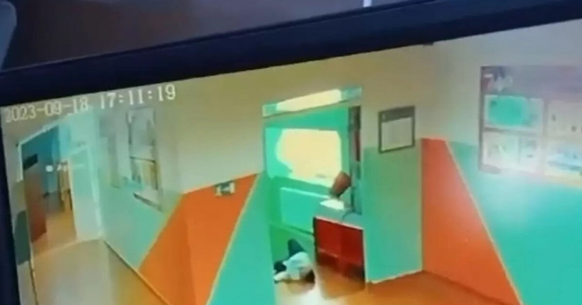Астанада оқушы баспалдақтан құлаған мектептің директоры қызметінен кетті