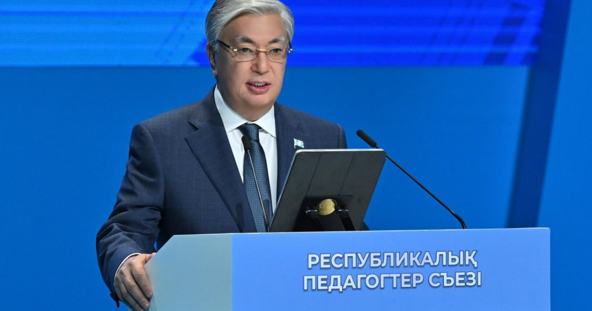Мемлекет басшысы ұстаздарды кәсіби мерекесімен құттықтады