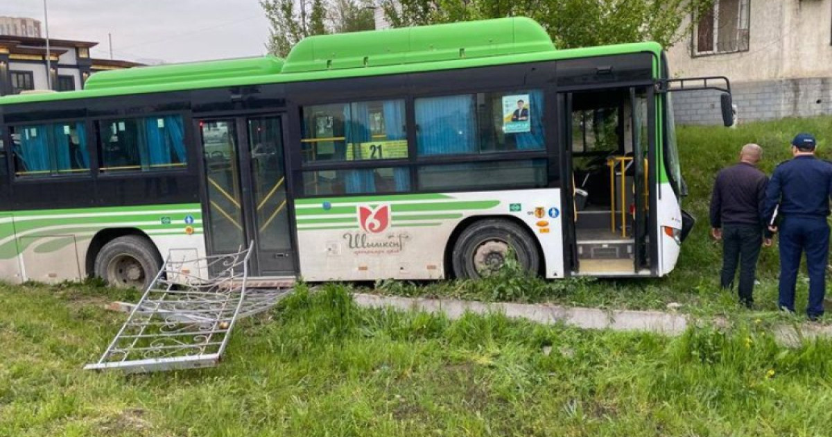 Шымкентте 6 адамды қағып кеткен автобус жүргізушісіне сот үкімі шықты