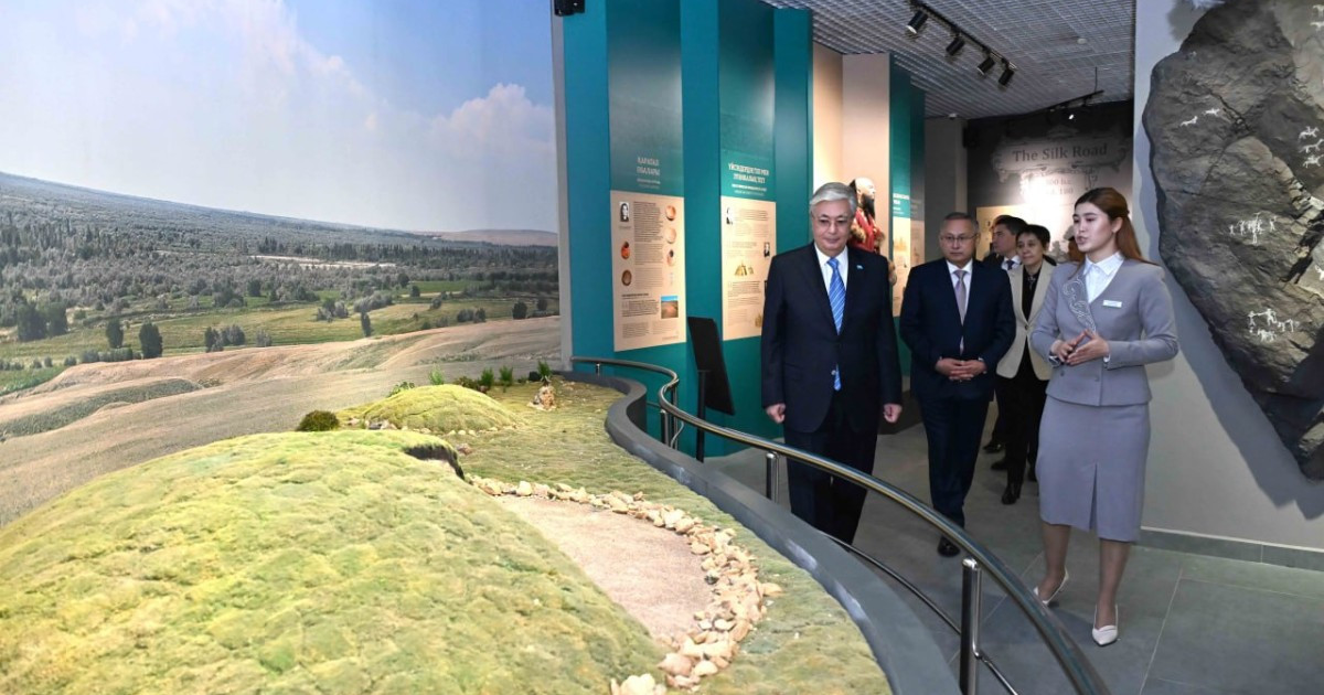 Мемлекет басшысы Қаратал тарихи-өлкетану музейін аралап көрді