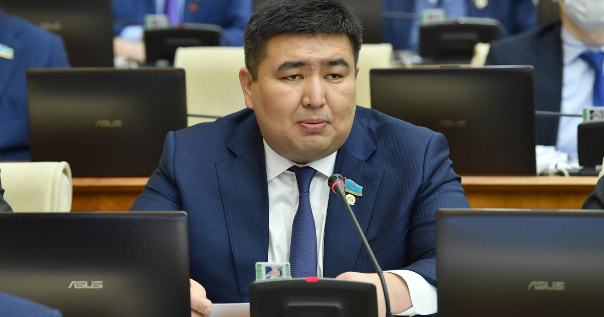 Тұрғын үйге кезекке тұру мәселесі шешілмей тұр – депутат